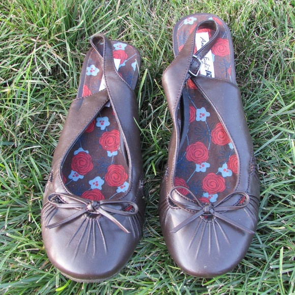 American Eagle By Payless Shoes - BOGO *  Brown slingback